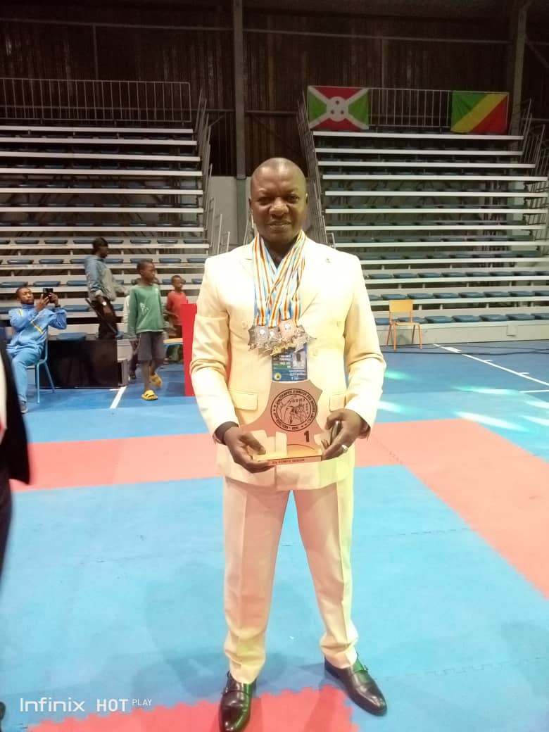 Maître Yvon Amisi Pondamali, Coach